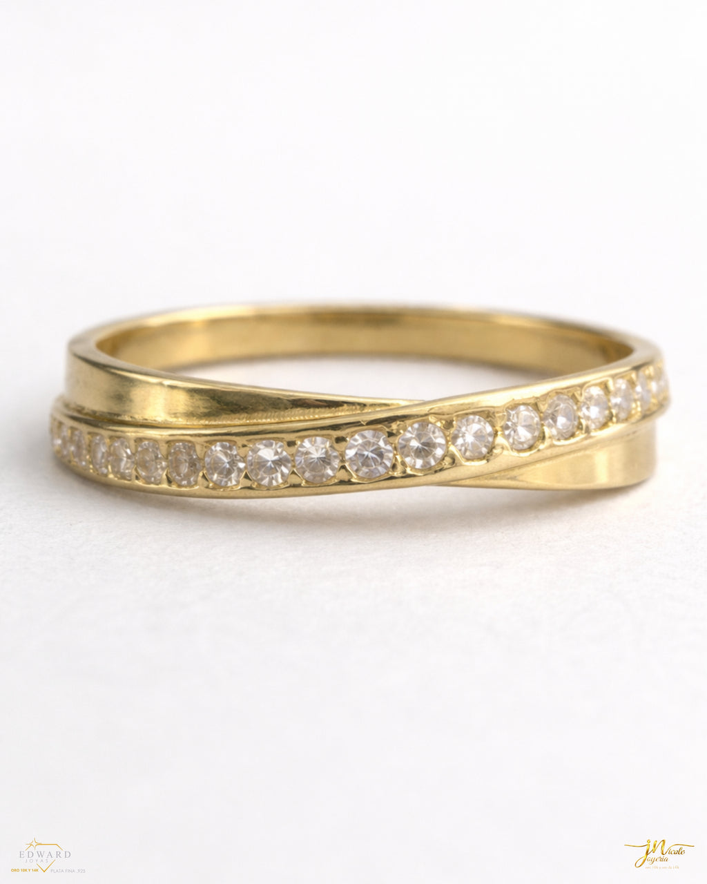 Anillo Lía cruzada