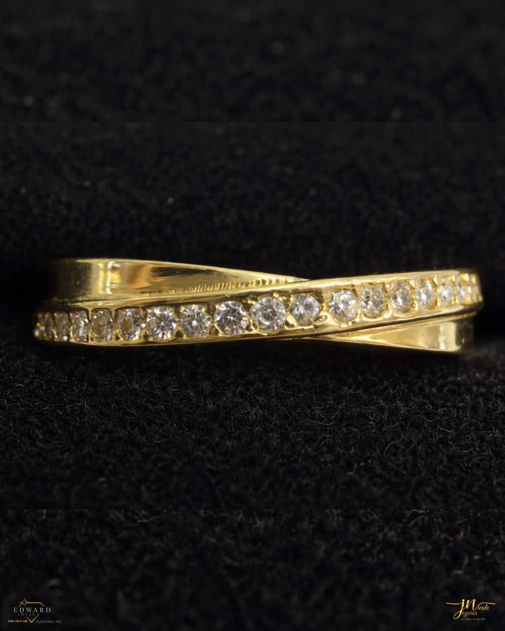 Anillo Lía cruzada
